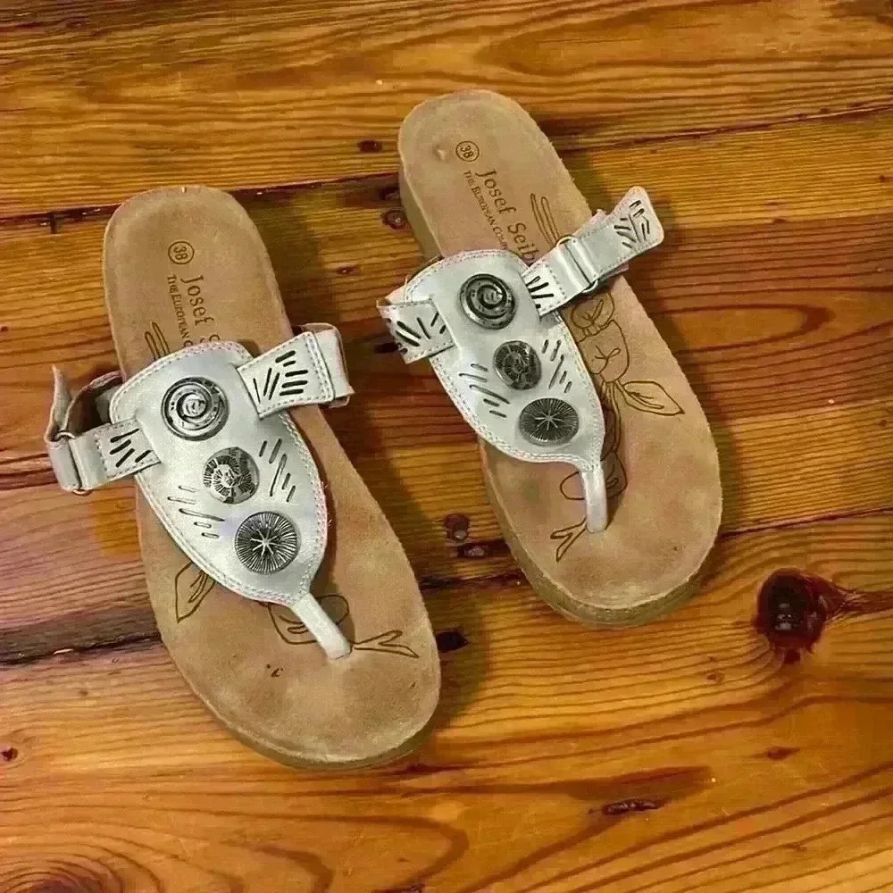 Josef Seibel The European Comfort Shoe grey Sandals with Silver Buttons size 38